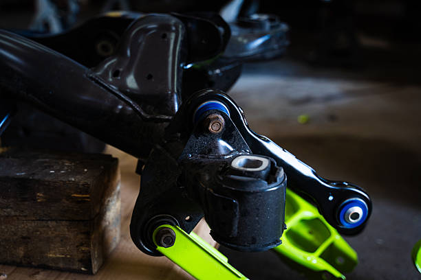 Mikrohalkeamista epäonnistumiseen: kuinka toistuvat jousituskuormitukset tuhoavat kumiholkit