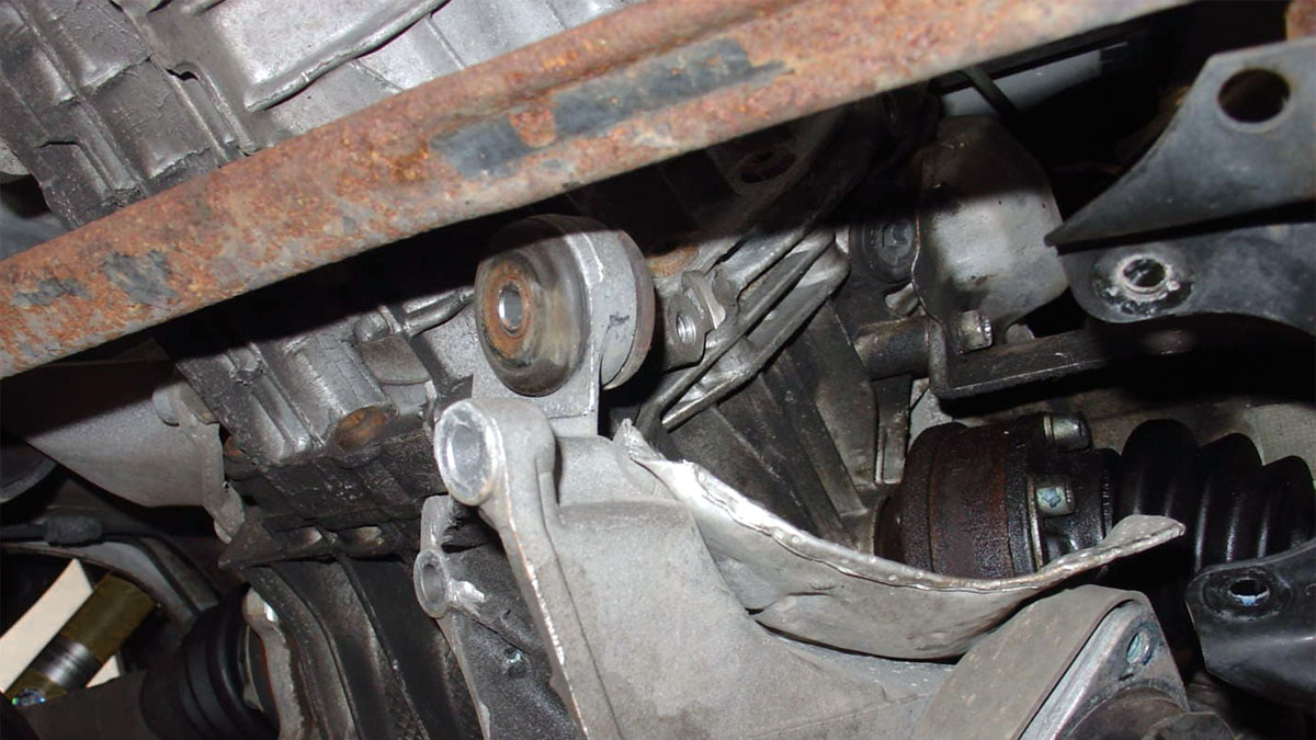 6 merkkejä epäonnistuneesta vaihteiston kiinnityksestä (ja vaihtokustannukset)